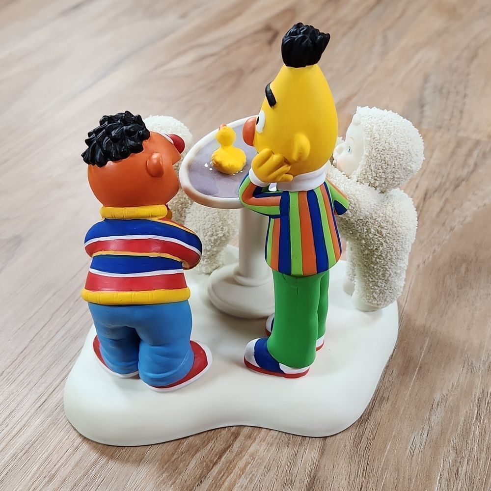 💜NIB Department 56 Snowbabies Sesame Street "Rubber Duckie Have Some Fun" - Picture 7 of 16